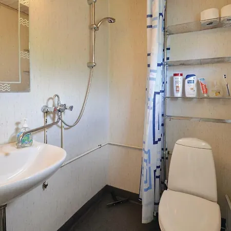 Amazing In W/ 2 Bedrooms Bogø By